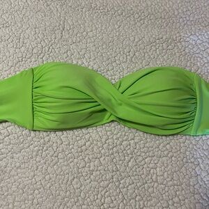 Bikini top size DD 💚
